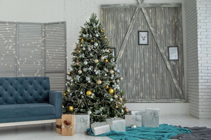 Designing a Stunning Holiday Display with a Slim Artificial Christmas Tree